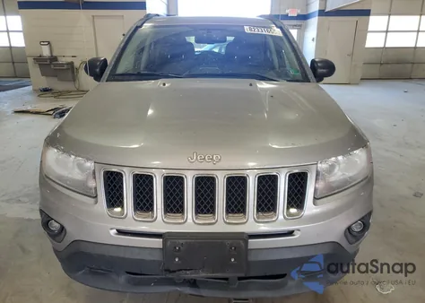 2016 Jeep Compass Sport z USA, uszkodzony, nr VIN 1C4NJCBA8GD611617